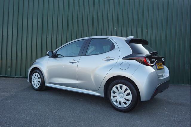 Toyota YARIS 1.5 Hybrid Active + Carplay/ Camera/ ECC/ Cruise/ All-season/ Schitterend/ Garantie!
