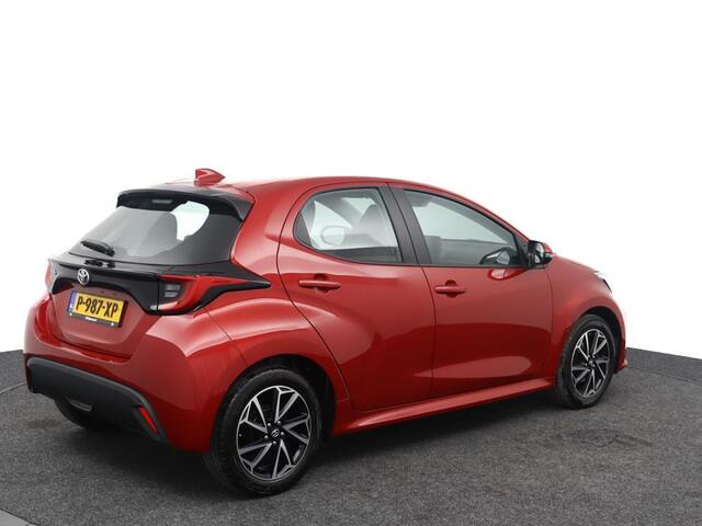 Toyota YARIS 1.5 VVT-i Dynamic | Airco | Parkeercamera | Keyless | Apple carplay android auto |