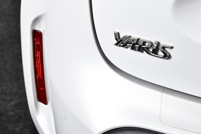 Toyota YARIS Cross 1.5 Hybrid 115 PK Executive - Automaat (Orig. NL) | Dig. Cockpit | Adapt. Cruise | Stoelverw. | PDC | Camera | NAV + App. Connect | ECC | DAB | LM 18" |