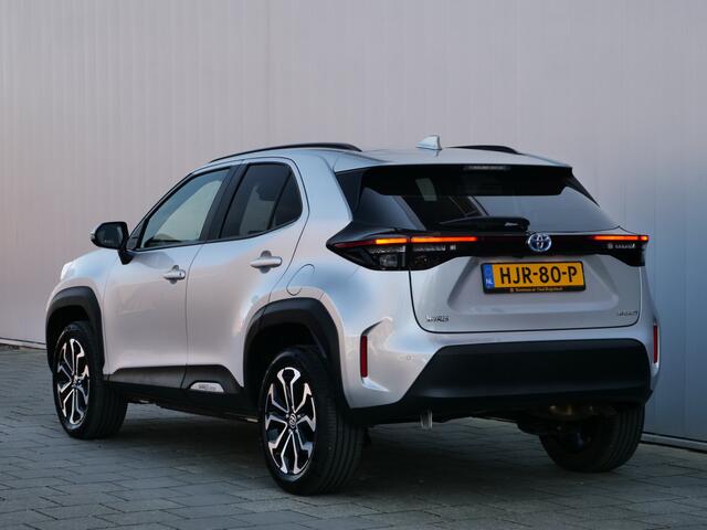 Toyota YARIS Cross 1.5 Hybrid 116pk Business Plus Automaat Stoelverwarming / Navigatie / Adaptive cruise / Camera