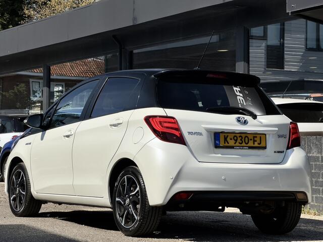 Toyota YARIS 1.5 HYBRID DYNAMIC BI-TONE AUTOM 88D.KM NAVI CAMERA AIRCO LED LMV PDC