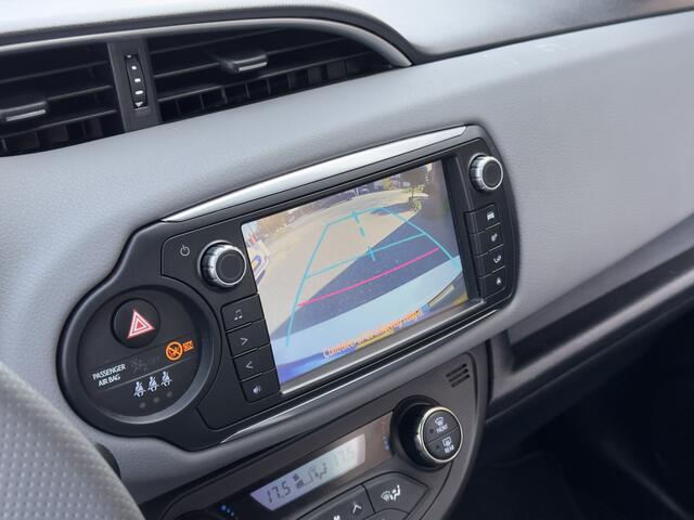 Toyota YARIS 1.5 HYBRID DYNAMIC BI-TONE AUTOM 88D.KM NAVI CAMERA AIRCO LED LMV PDC