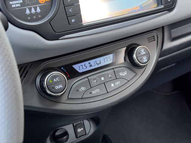 Toyota YARIS 1.5 HYBRID DYNAMIC BI-TONE AUTOM 88D.KM NAVI CAMERA AIRCO LED LMV PDC