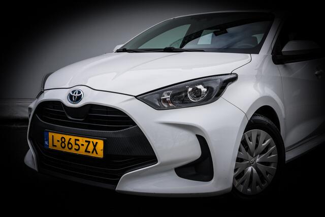 Toyota YARIS 1.5 Hybrid Aut. Active Navigatie/ Carplay/ Climate control/ Camera/ Adapt. cruise/ Armsteun
