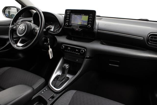 Toyota YARIS 1.5 Hybrid Aut. Active Navigatie/ Carplay/ Climate control/ Camera/ Adapt. cruise/ Armsteun