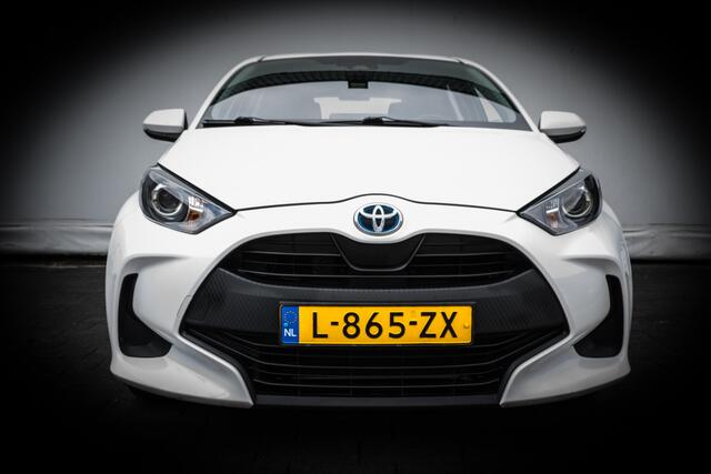 Toyota YARIS 1.5 Hybrid Aut. Active Navigatie/ Carplay/ Climate control/ Camera/ Adapt. cruise/ Armsteun