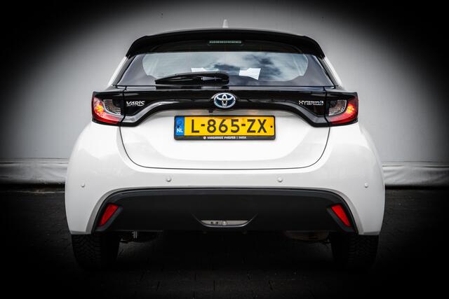Toyota YARIS 1.5 Hybrid Aut. Active Navigatie/ Carplay/ Climate control/ Camera/ Adapt. cruise/ Armsteun