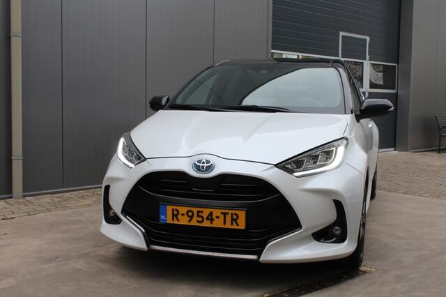 Toyota YARIS 1.5 Hybrid Style / Bi-tone / Leder / Navigatie