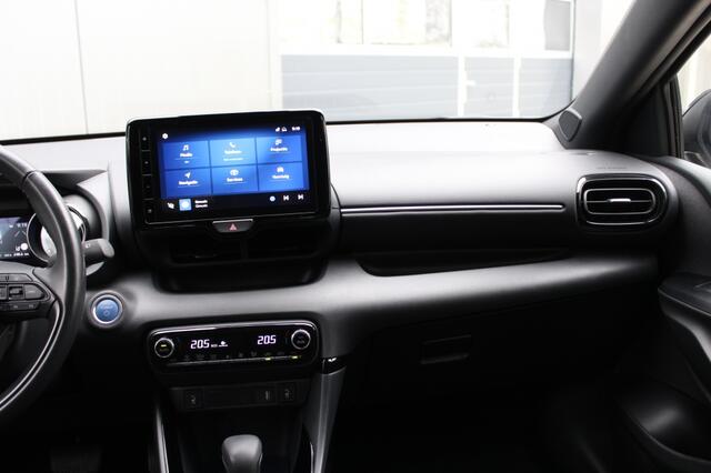Toyota YARIS 1.5 Hybrid Style / Bi-tone / Leder / Navigatie
