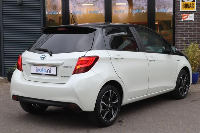 Toyota YARIS 1.5 Hybrid Volcano Bi-Tone Panorama/Keyless/Camera/Navi/Ecc/Crc/LED/16"