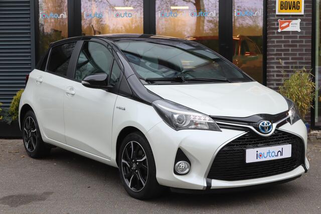 Toyota YARIS 1.5 Hybrid Volcano Bi-Tone Panorama/Keyless/Camera/Navi/Ecc/Crc/LED/16"