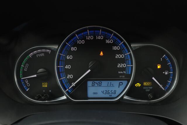 Toyota YARIS 1.5 Hybrid Volcano Bi-Tone Panorama/Keyless/Camera/Navi/Ecc/Crc/LED/16"