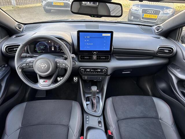 Toyota YARIS 1.5 Hybrid 130 GR Sport **GR SPORT PLUS PACK/ NIEUWE AUTO**