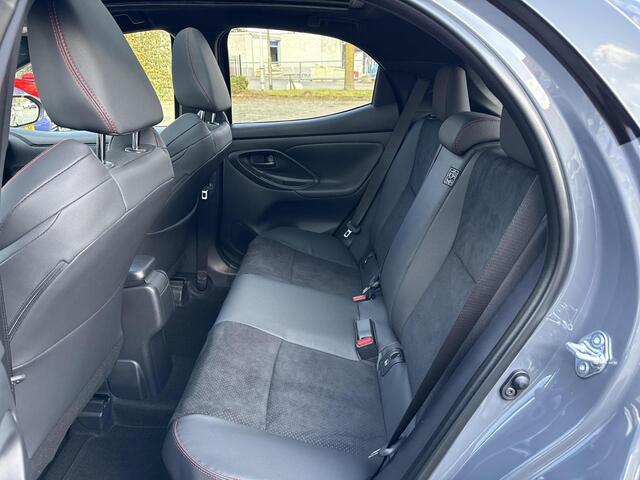 Toyota YARIS 1.5 Hybrid 130 GR Sport **GR SPORT PLUS PACK/ NIEUWE AUTO**