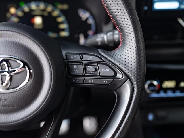 Toyota YARIS Cross 1.5 Hybrid GR Sport | JBL | Head Up | Elk. A-Klep | Prijs Rijklaar!!