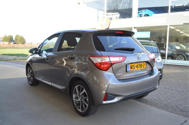 Toyota YARIS 1.5 Hybrid Premium | NL Auto | Panoramadak | Cruise C. | Navi