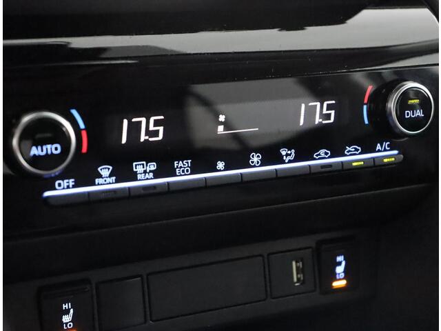 Toyota YARIS Cross 1.5 Hybrid Executive | Navigatie | 360 graden camera | Parkeer sensoren voor + achter |