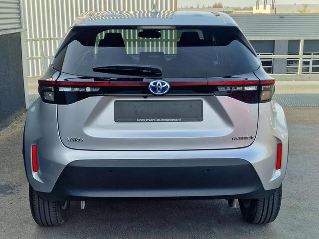 Toyota YARIS Cross 1.5 Hybrid Dynamic Edition Navigatie, Parkeersensoren, Smart key, Privacy glass, Achteruitrijcamera, Adaptieve cruise controle