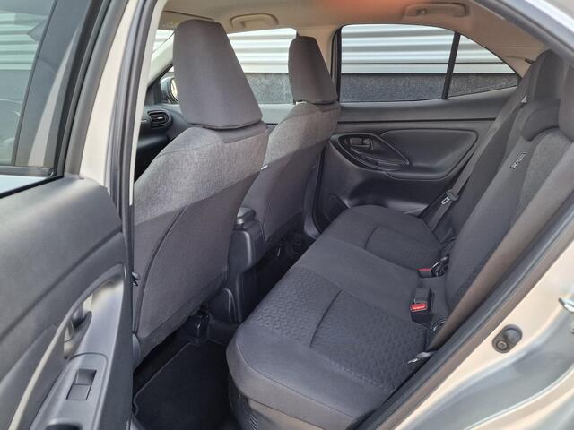 Toyota YARIS Cross 1.5 Hybrid Dynamic Edition Navigatie, Parkeersensoren, Smart key, Privacy glass, Achteruitrijcamera, Adaptieve cruise controle