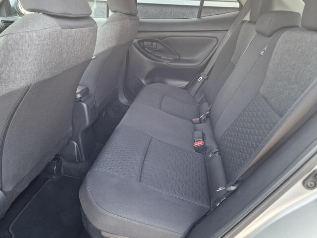 Toyota YARIS Cross 1.5 Hybrid Dynamic Edition Navigatie, Parkeersensoren, Smart key, Privacy glass, Achteruitrijcamera, Adaptieve cruise controle