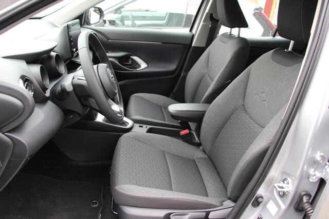 Toyota YARIS Cross 1.5 Hybrid 115 Active **NIEUWE AUTO/ DIRECT LEVERBAAR**