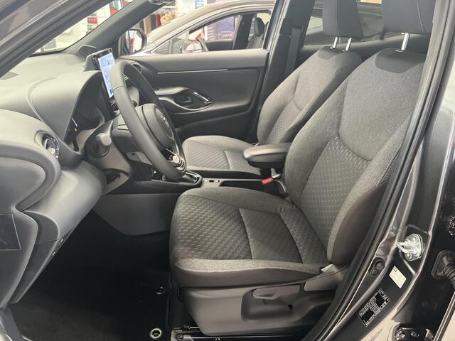 Toyota YARIS Cross 1.5 Hybrid 115 First Edition **COMFORT PACK/ NIEUWE AUTO/ DIRECT LEVERBAAR**