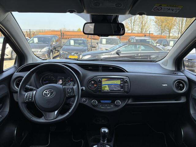 Toyota YARIS 1.5 VVT-i Y20 | Navigatie | Keyless start + entry | Camera | 1ste eigenaar | Toyota garantie tot 2029!