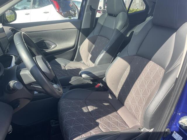 Toyota YARIS Cross 1.5 Hybrid Executive | Panoramadak | JBL-Audio | Parkeersensoren Voor & Achter |