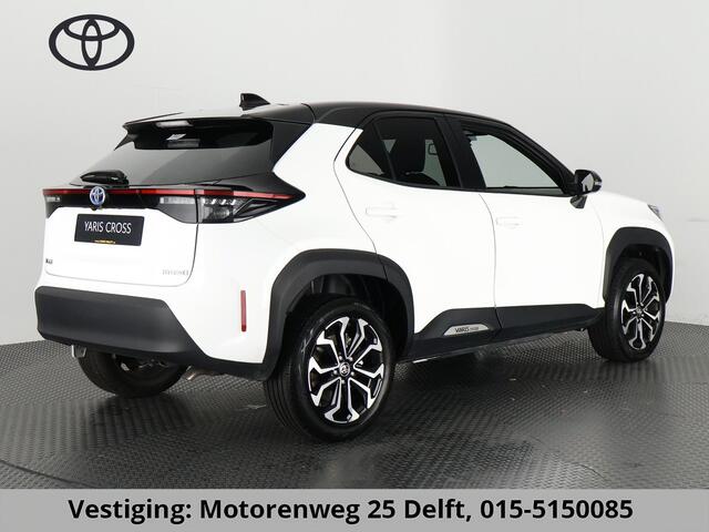 Toyota YARIS Cross 1.5 HYBRIDE DYNAMIC LUXERY AWD BI-TONE BLIND SPOT . NAVI.CAMERA. PDC V+A. GARANTIE TOT 5-2022