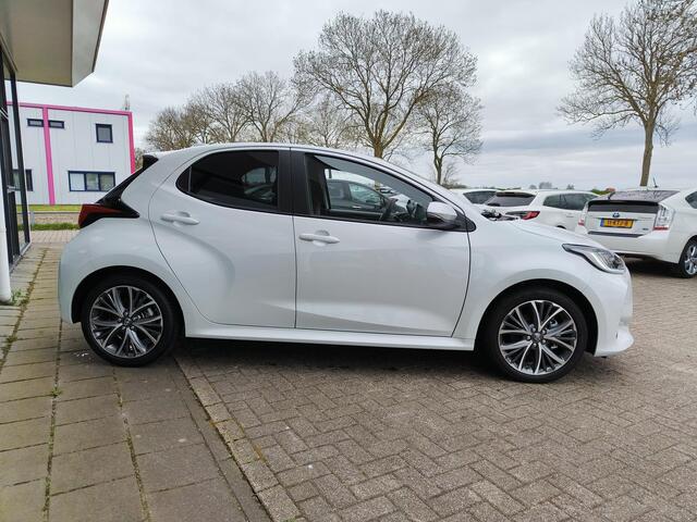 Toyota YARIS 1.5 Hybrid 130 Executive | JBL | HUD | PDC | BSM | Pearl White | Stoel & stuurverwarming