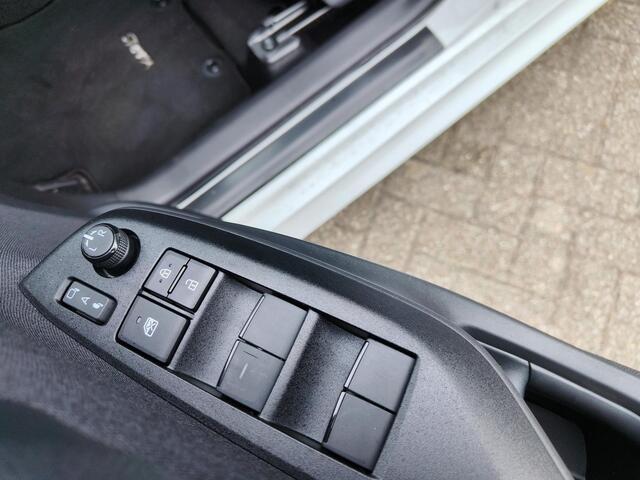 Toyota YARIS 1.5 Hybrid 130 Executive | JBL | HUD | PDC | BSM | Pearl White | Stoel & stuurverwarming