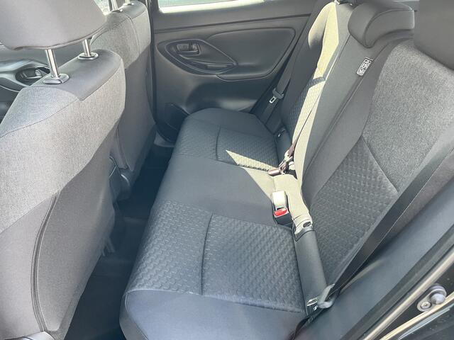 Toyota YARIS Cross 1.5 Hybrid 115 First Edition Limited Parkeersensoren Stoel Stuurverwarming Carplay Navi