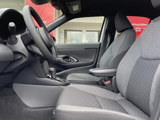 Toyota YARIS 1.5 Hybrid 115 First Edition | Comfort Pakket | Navi | Sensoren