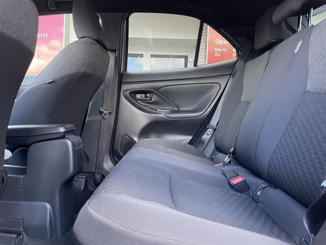 Toyota YARIS 1.5 Hybrid 115 First Edition | NL Auto | Keyless Entry & Start |