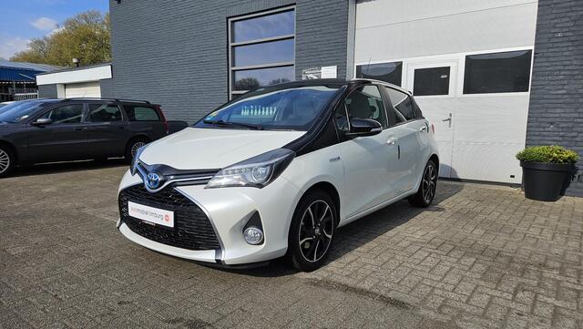 Toyota YARIS 1.5 Hybrid Bi-Tone | NAVIGATIE | Toyota Safety Sense | VOLLEDIGE ONDERHOUDSHISTORIE AANWEZIG