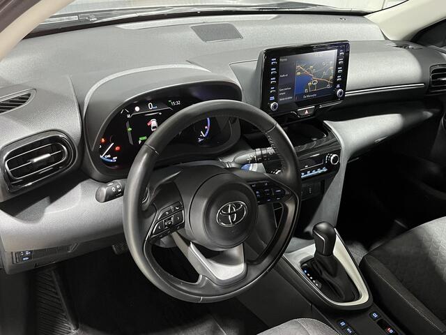Toyota YARIS Cross Dynamic edition | Parkeersensoren voor + achter | Smart key | Privacy glass | Apple Carplay & Android Auto | Navigatie