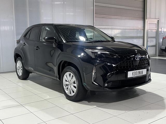 Toyota YARIS Cross Dynamic edition | Parkeersensoren voor + achter | Smart key | Privacy glass | Apple Carplay & Android Auto | Navigatie