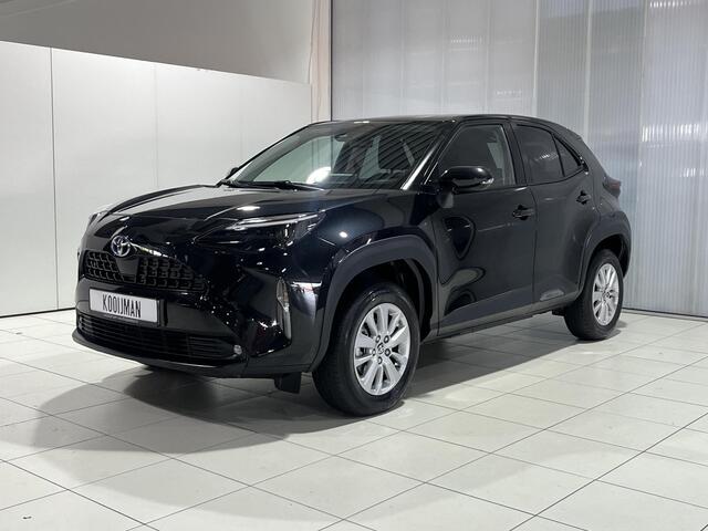 Toyota YARIS Cross Dynamic edition | Parkeersensoren voor + achter | Smart key | Privacy glass | Apple Carplay & Android Auto | Navigatie