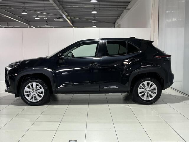 Toyota YARIS Cross Dynamic edition | Parkeersensoren voor + achter | Smart key | Privacy glass | Apple Carplay & Android Auto | Navigatie
