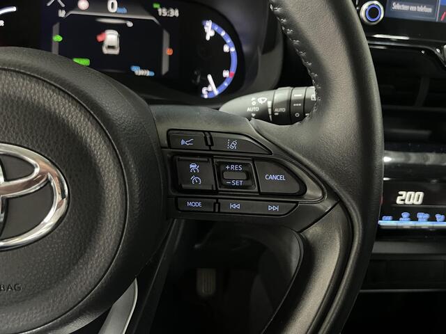 Toyota YARIS Cross Dynamic edition | Parkeersensoren voor + achter | Smart key | Privacy glass | Apple Carplay & Android Auto | Navigatie