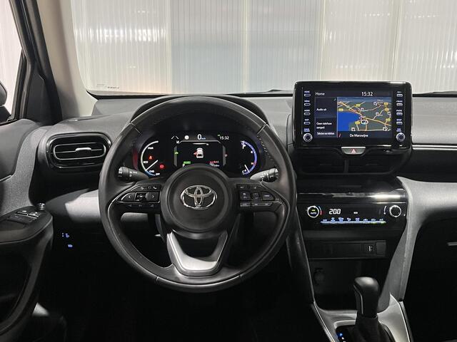 Toyota YARIS Cross Dynamic edition | Parkeersensoren voor + achter | Smart key | Privacy glass | Apple Carplay & Android Auto | Navigatie