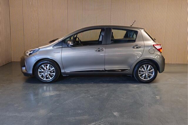 Toyota YARIS 1.5 Hybrid Aspiration Navi - Achteruitrijcamera - Climate Control