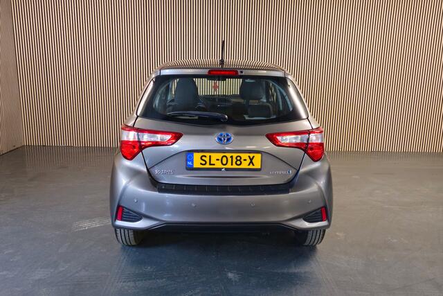 Toyota YARIS 1.5 Hybrid Aspiration Navi - Achteruitrijcamera - Climate Control