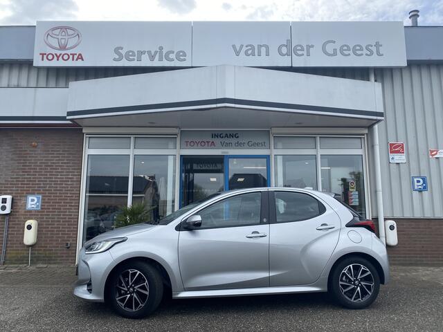 Toyota YARIS 1.5 Hybrid Dynamic Team D