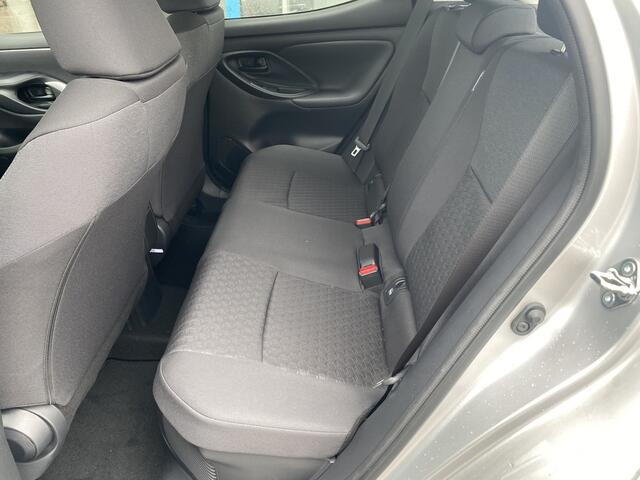 Toyota YARIS 1.5 Hybrid Dynamic Team D