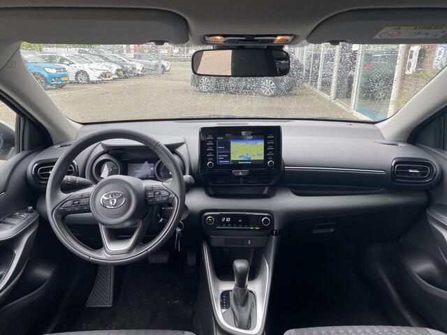 Toyota YARIS 1.5 Hybrid Dynamic Team D