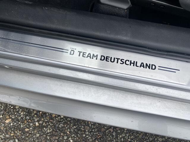 Toyota YARIS 1.5 Hybrid Dynamic Team D