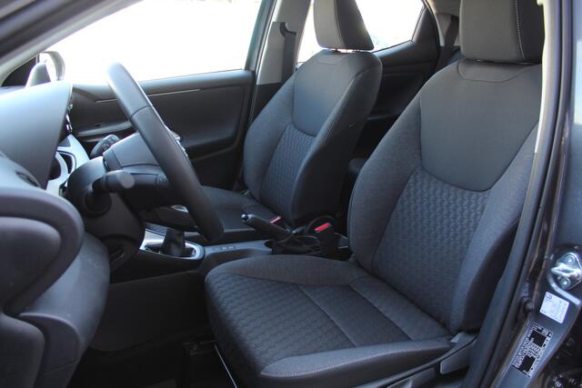 Toyota YARIS 1.5 VVT-i Dynamic Special | Rijklaar | Stoel-/stuurverw. | Keyless | Clima | LED | Apple/Android | Camera | Adaptive cruise