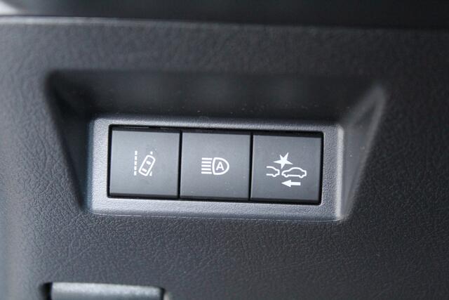 Toyota YARIS 1.5 VVT-i Dynamic Bi-Tone | Rijklaar | Trekhaak | Stoelverw. | Keyless | Camera | Clima | Cruise | Regensensor