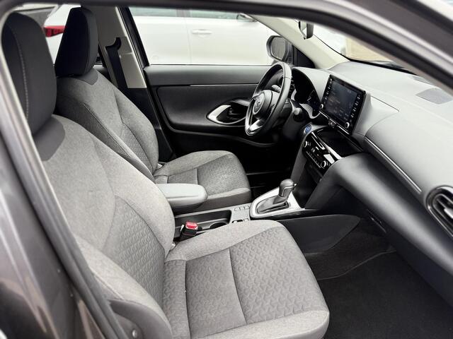 Toyota YARIS Cross 1.5 Hybrid Dynamic Edition Navigatie, Parkeersensoren, Smart key, Privacy glass, Achteruitrijcamera, Adaptieve cruise controle